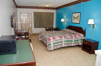 Texas Inn And Suites Citycenter At Utrgv Единбург Екстер'єр фото